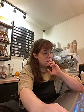 Snapshot of cinnabon_ chatting on November 7, 3:34 pm cinnabon online show from November 7, 3:34 pm