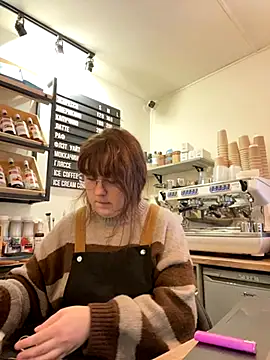 Snapshot of cinnabon_ chatting on November 18, 11:58 am cinnabon online show from November 18, 11:58 am