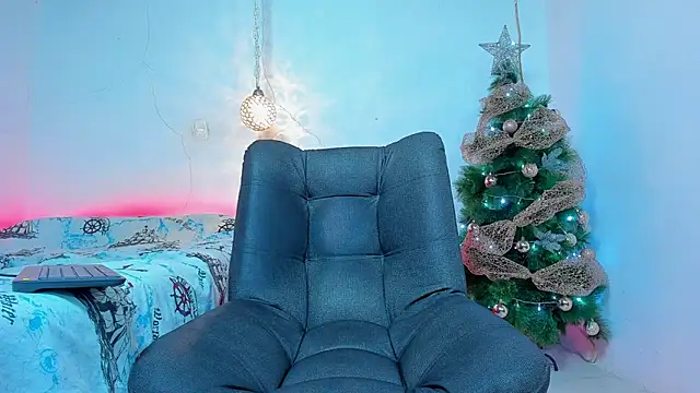 Snapshot of maxowens_oficial chatting on December 9, 9:37 pm maxowens oficial online show from December 9, 9:37 pm