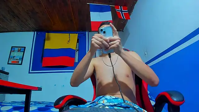 Snapshot of maxowens_oficial chatting on February 16, 11:12 pm maxowens oficial online show from February 16, 11:12 pm