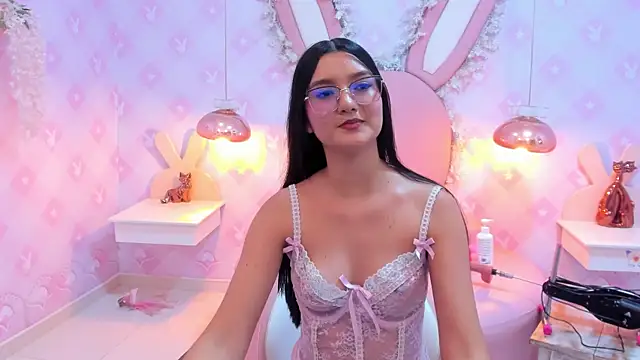 Saraa Skinny online show from January 25, 2:47 pm