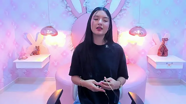 Saraa Skinny online show from January 31, 11:56 am