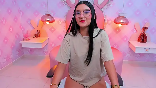 Saraa Skinny online show from February 2, 11:40 am