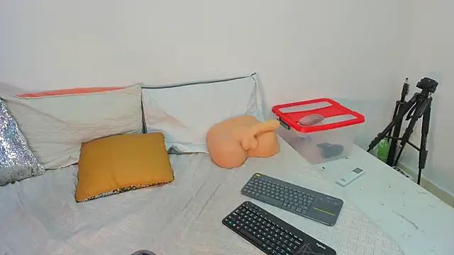 cookplleaser online show from March 12, 12:00 pm