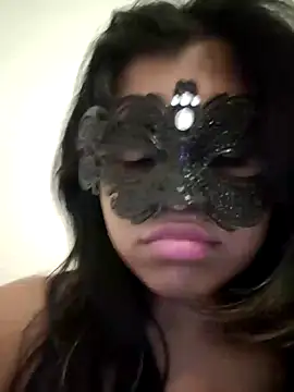 Snapshot of Bella_Luna18 chatting on December 23, 9:08 pm Bella Luna18 online show from December 23, 9:08 pm