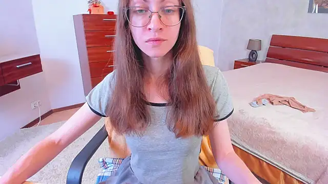 Pantyhose Mila online show from February 17, 8:15 pm