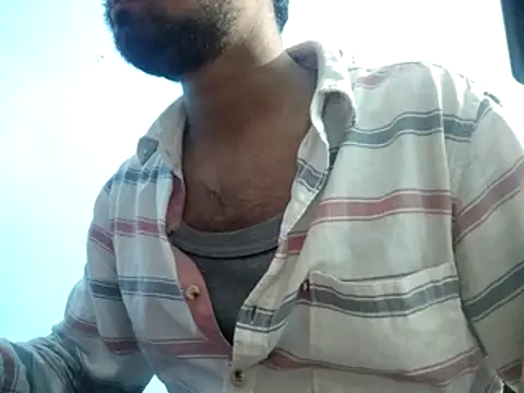 Snapshot of Ishan003 chatting on December 16, 3:39 pm Ishan003 online show from December 16, 3:39 pm