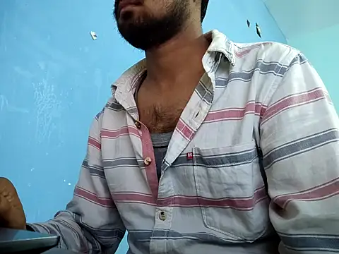 Snapshot of Ishan003 chatting on December 19, 4:52 am Ishan003 online show from December 19, 4:52 am