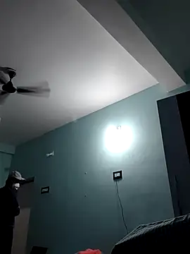 Snapshot of Ishan003 chatting on January 6, 2:21 pm Ishan003 online show from January 6, 2:21 pm