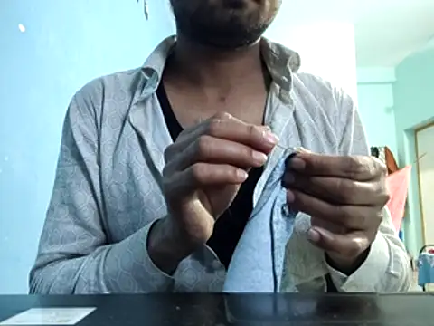 Snapshot of Ishan003 chatting on February 2, 2:10 am Ishan003 online show from February 2, 2:10 am