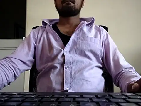 Snapshot of Ishan003 chatting on February 3, 6:51 am Ishan003 online show from February 3, 6:51 am