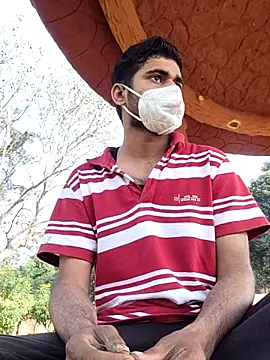 Snapshot of Ishan003 chatting on February 18, 3:13 am Ishan003 online show from February 18, 3:13 am