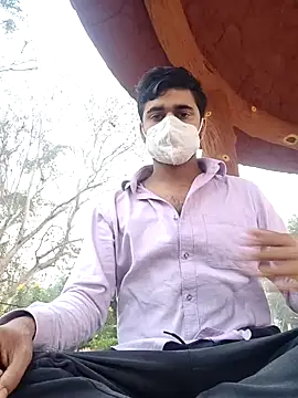 Snapshot of Ishan003 chatting on February 23, 12:52 am Ishan003 online show from February 23, 12:52 am