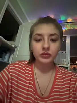 Snapshot of sexyy_girl_ chatting on December 30, 6:16 pm sexyy girl online show from December 30, 6:16 pm