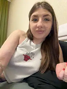 Snapshot of sexyy_girl_ chatting on November 1, 11:45 am sexyy girl online show from November 1, 11:45 am