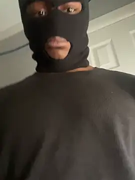 Snapshot of sneakylink13__ chatting on February 10, 9:15 pm sneakylink13 online show from February 10, 9:15 pm