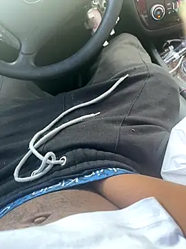 Snapshot of sneakylink13__ chatting on October 18, 9:26 pm sneakylink13 online show from October 18, 9:26 pm