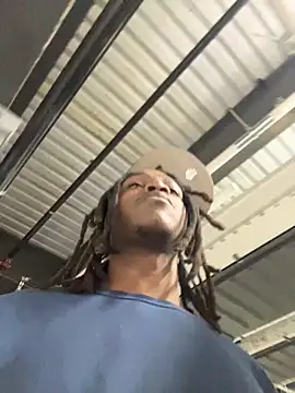 Snapshot of sneakylink13__ chatting on October 29, 5:58 pm sneakylink13 online show from October 29, 5:58 pm