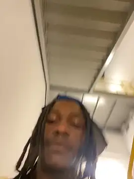 Snapshot of sneakylink13__ chatting on October 31, 4:41 pm sneakylink13 online show from October 31, 4:41 pm