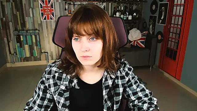 LolaAsmus online show from November 7, 7:30 am