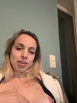 Annelibre online show from November 1, 12:01 am