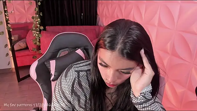 Snapshot of NattGomez chatting on June 25, 1:38 am NattGomez online show from June 25, 1:38 am