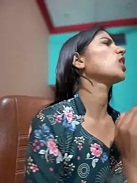 Snapshot of DiyAsingHh chatting on February 6, 7:13 am DiyAsingHh online show from February 6, 7:13 am