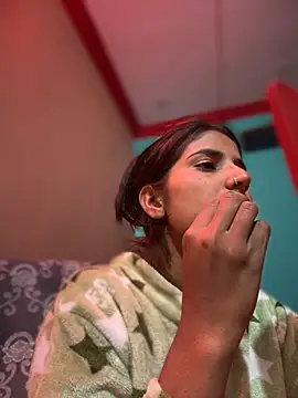 Snapshot of DiyAsingHh chatting on February 8, 4:25 am DiyAsingHh online show from February 8, 4:25 am