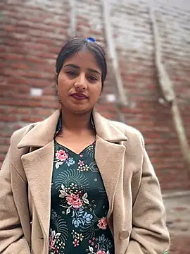 Snapshot of DiyAsingHh chatting on February 9, 2:06 am DiyAsingHh online show from February 9, 2:06 am