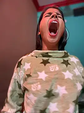 Snapshot of DiyAsingHh chatting on February 15, 4:47 am DiyAsingHh online show from February 15, 4:47 am