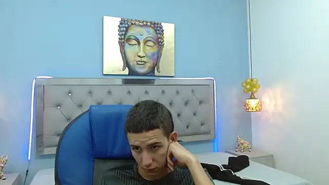 Snapshot of JackSwan18 chatting on January 20, 4:32 am JackSwan18 online show from January 20, 4:32 am