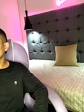 Snapshot of JackSwan18 chatting on October 8, 12:30 am JackSwan18 online show from October 8, 12:30 am