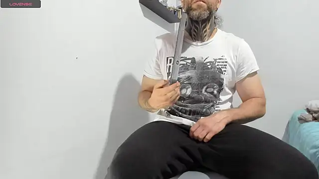 Snapshot of Antoniohot2024 chatting on March 18, 10:03 am Antoniohot2024 online show from March 18, 10:03 am