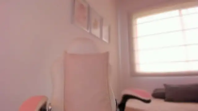 Snapshot of valeriaU chatting on October 20, 2:50 pm valeriaU online show from October 20, 2:50 pm