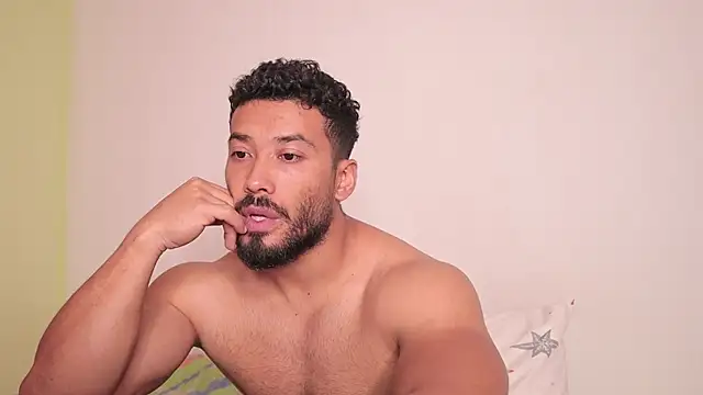 Snapshot of freddsexxx chatting on November 19, 12:21 am freddsexxx online show from November 19, 12:21 am