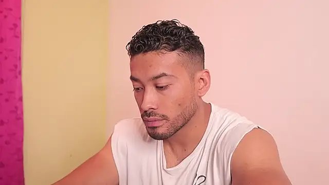 Snapshot of freddsexxx chatting on December 1, 2:22 pm freddsexxx online show from December 1, 2:22 pm