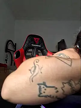 luuhcat09 online show from October 13, 5:57 pm