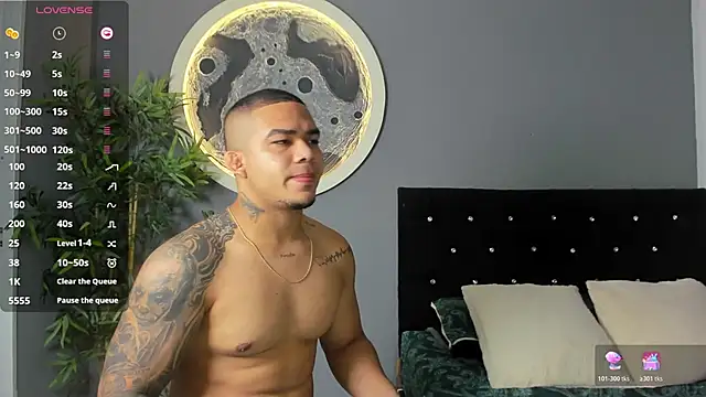 Snapshot of jordan_mayers02 chatting on November 14, 9:08 am jordan mayers02 online show from November 14, 9:08 am