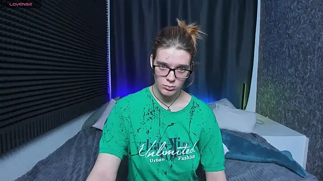 KIKI Krash online show from February 24, 1:21 pm