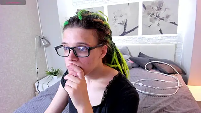 KIKI Krash online show from September 14, 3:11 pm