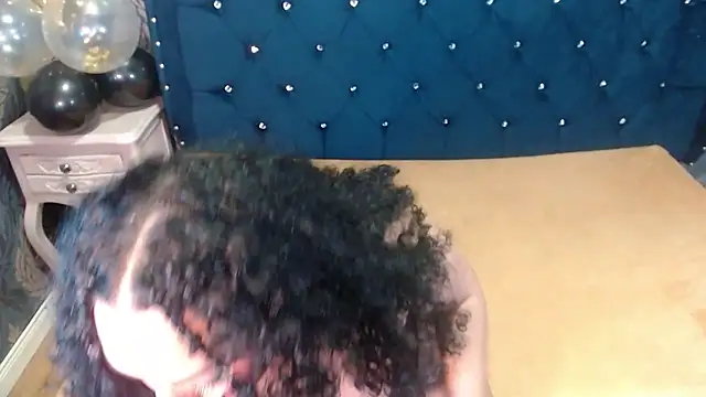 Sofiacowperx online show from April 18, 7:58 pm