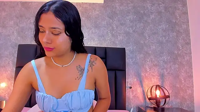 Snapshot of laura_smith33 chatting on February 25, 2:22 pm laura smith33 online show from February 25, 2:22 pm