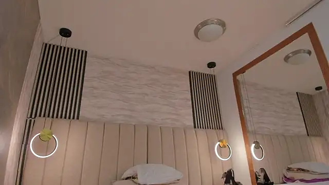 Snapshot of laura_smith33 chatting on October 1, 2:23 pm laura smith33 online show from October 1, 2:23 pm