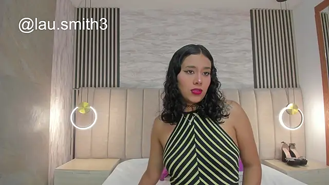 Snapshot of laura_smith33 chatting on October 29, 3:03 pm laura smith33 online show from October 29, 3:03 pm