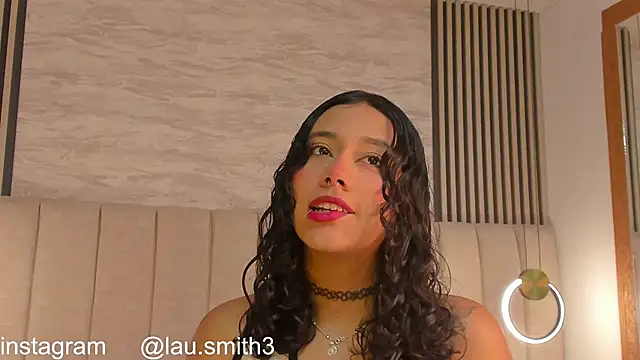 Snapshot of laura_smith33 chatting on December 3, 3:21 pm laura smith33 online show from December 3, 3:21 pm