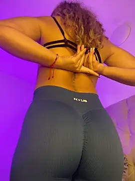 ZoeJohnsoon online show from February 18, 10:17 pm