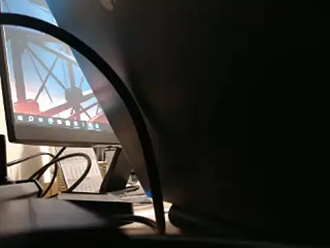 Snapshot of steelwings1976 chatting on December 15, 11:09 pm steelwings1976 online show from December 15, 11:09 pm