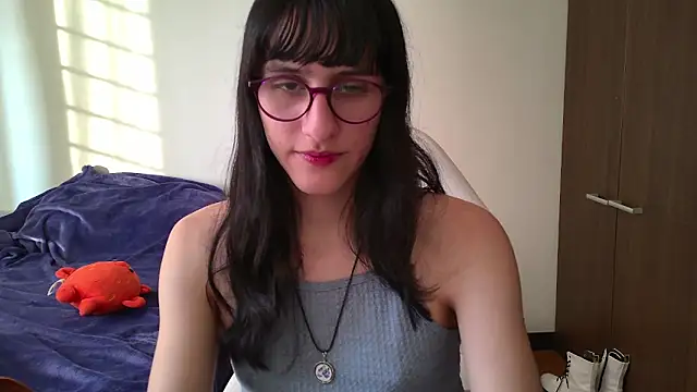 Snapshot of Alice_love29 chatting on January 17, 10:23 pm Alice love29 online show from January 17, 10:23 pm