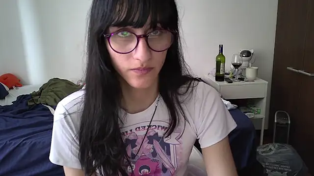 Snapshot of Alice_love29 chatting on February 8, 9:04 pm Alice love29 online show from February 8, 9:04 pm