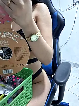 Snapshot of Katia_sweetx chatting on December 12, 10:09 pm Katia sweetx online show from December 12, 10:09 pm